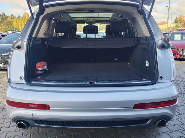 Audi Q7 3.0 TDI/180kW S-Line 4x4 AT - foto 9