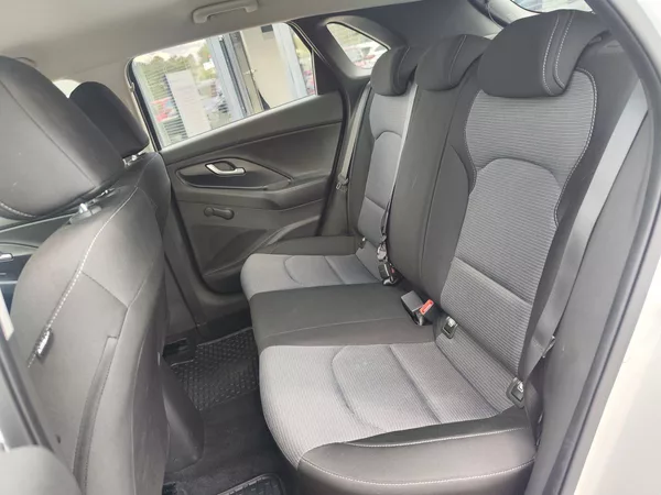 Hyundai i30 1.5i/81kW Start - foto 10