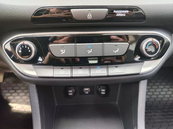 Hyundai i30 1.5i/81kW Start - foto 15