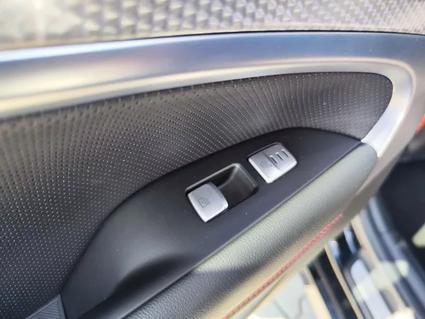 Genesis G70 2.2D/147kW RWD Sport Line - foto 12