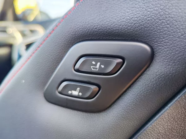 Genesis G70 2.2D/147kW RWD Sport Line - foto 16