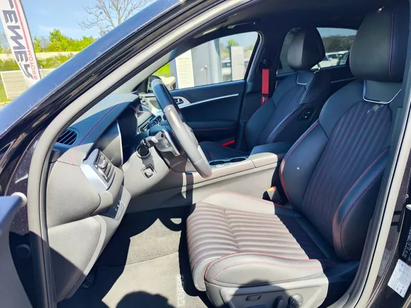Genesis G70 2.2D/147kW RWD Sport Line - foto 17