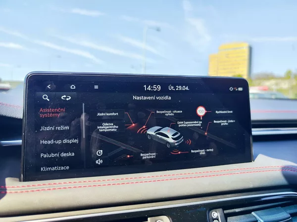 Genesis G70 2.2D/147kW RWD Sport Line - foto 21