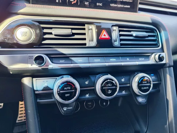 Genesis G70 2.2D/147kW RWD Sport Line - foto 27