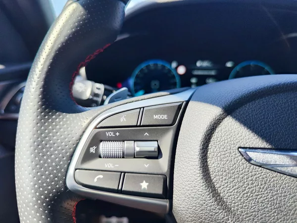 Genesis G70 2.2D/147kW RWD Sport Line - foto 31