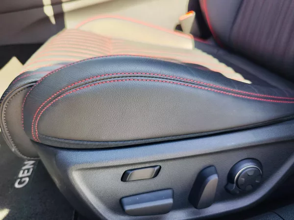Genesis G70 2.2D/147kW RWD Sport Line - foto 38