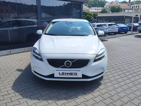 Volvo V40 2.0 TDI/110kW - foto 2