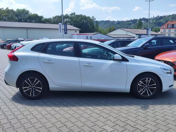 Volvo V40 2.0 TDI/110kW - foto 4