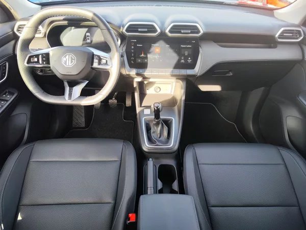 MG ZS 1.5i/85kW Elegance NOVÝ VŮZ - foto 12