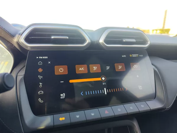 MG ZS 1.5i/85kW Elegance NOVÝ VŮZ - foto 18