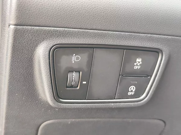 Hyundai Tucson 1.6 T-GDI/110kW Smart Navi 4x4 - foto 32