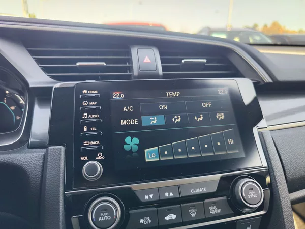 Honda Civic 1.0 i-VTec/93kW Elegance - foto 18