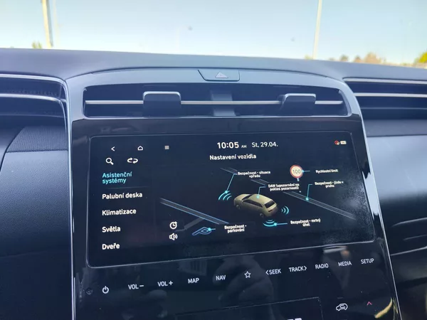 Hyundai Tucson 1.6 CRDI/100kW Smart Navi DCT - foto 15
