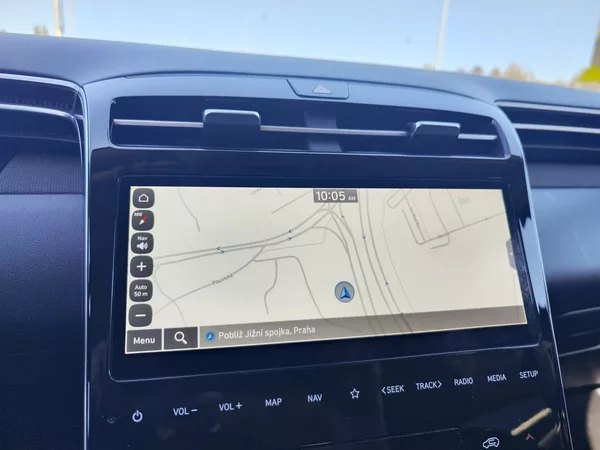 Hyundai Tucson 1.6 CRDI/100kW Smart Navi DCT - foto 18