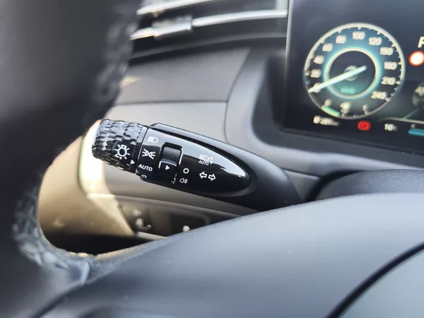 Hyundai Tucson 1.6 CRDI/100kW Smart Navi DCT - foto 27