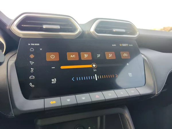 MG ZS 1.5i/85kW Elegance NOVÝ VŮZ - foto 17