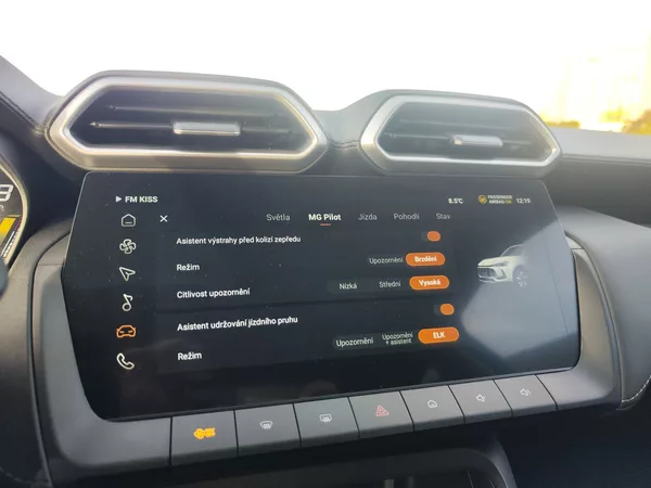 MG ZS 1.5i/85kW Elegance NOVÝ VŮZ - foto 19