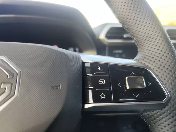 MG ZS 1.5i/85kW Elegance NOVÝ VŮZ - foto 26
