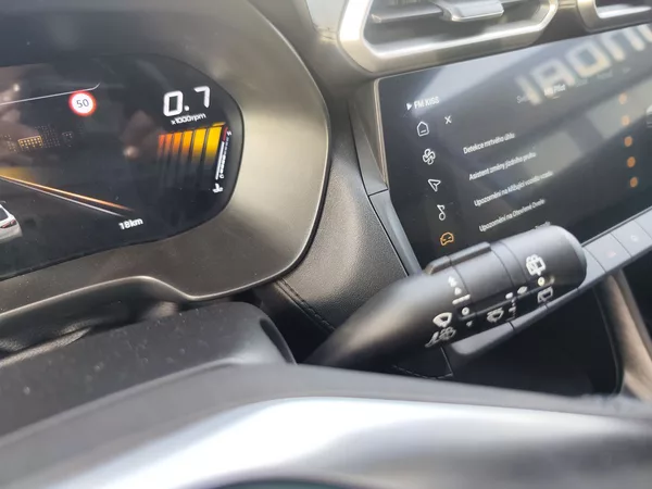 MG ZS 1.5i/85kW Elegance NOVÝ VŮZ - foto 28