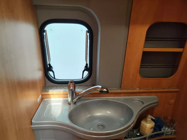 2.2 HDI/96kW D-Line Roadcamp - foto 33