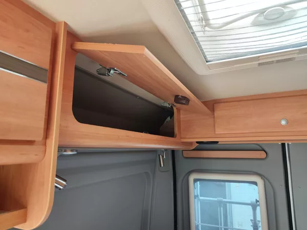 2.2 HDI/96kW D-Line Roadcamp - foto 36