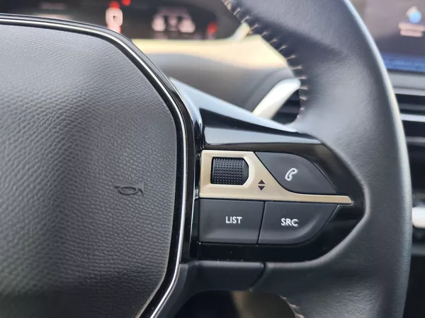 Peugeot 3008 1.2 Puretech/96kW Active Pack - foto 24