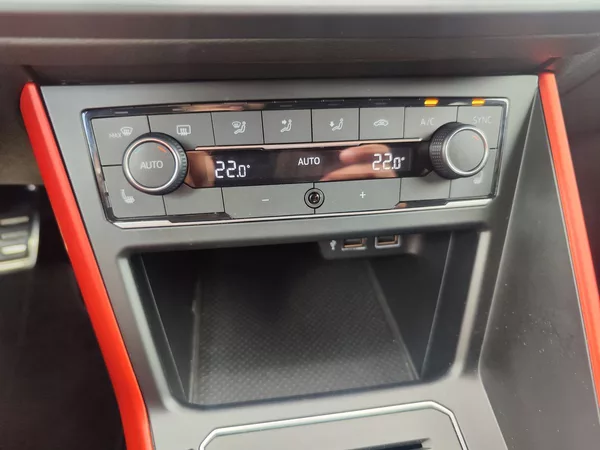 Volkswagen Polo 2.0 TSi/147kW GTI DSG - foto 19