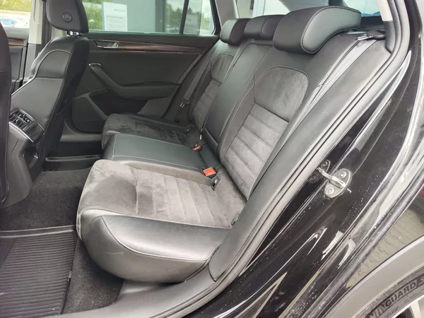 Škoda Superb 2.0 TDi/147kW Scout DSG 4x4 - foto 15
