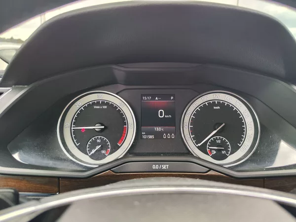 Škoda Superb 2.0 TDi/147kW Scout DSG 4x4 - foto 18