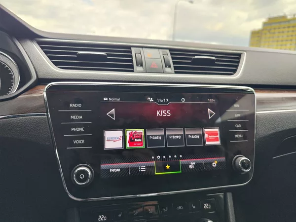 Škoda Superb 2.0 TDi/147kW Scout DSG 4x4 - foto 19