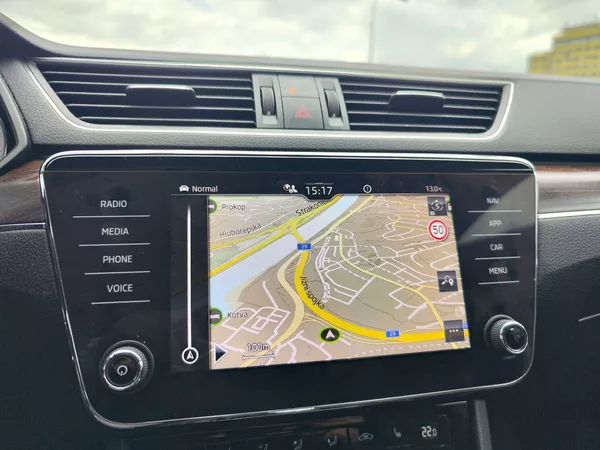 Škoda Superb 2.0 TDi/147kW Scout DSG 4x4 - foto 20