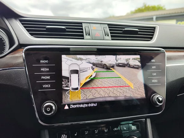 Škoda Superb 2.0 TDi/147kW Scout DSG 4x4 - foto 24