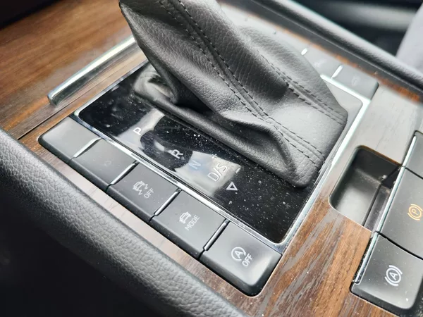 Škoda Superb 2.0 TDi/147kW Scout DSG 4x4 - foto 28