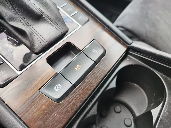 Škoda Superb 2.0 TDi/147kW Scout DSG 4x4 - foto 29