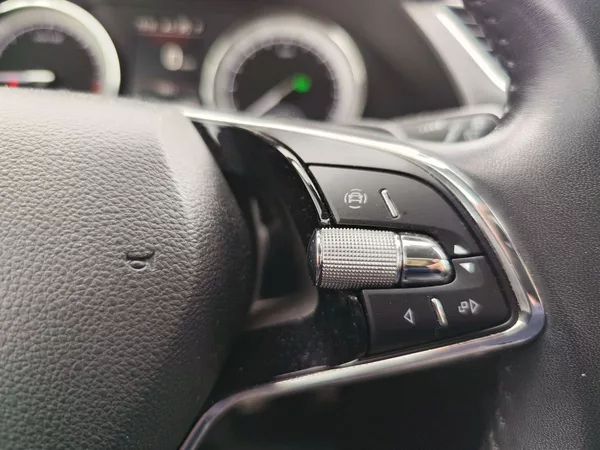 Škoda Superb 2.0 TDi/147kW Scout DSG 4x4 - foto 31