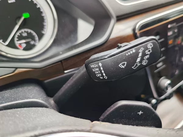 Škoda Superb 2.0 TDi/147kW Scout DSG 4x4 - foto 33