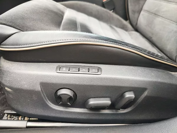 Škoda Superb 2.0 TDi/147kW Scout DSG 4x4 - foto 38