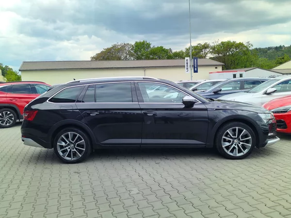 Škoda Superb 2.0 TDi/147kW Scout DSG 4x4 - foto 4