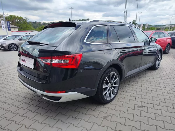 Škoda Superb 2.0 TDi/147kW Scout DSG 4x4 - foto 5