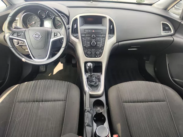 Opel Astra 1.4i/74kW Enjoy - foto 12