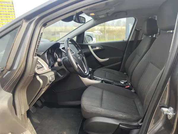 Opel Astra 1.4i/74kW Enjoy - foto 13