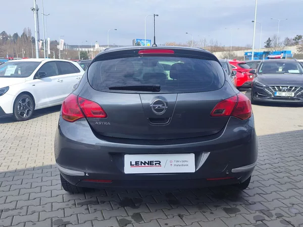 Opel Astra 1.4i/74kW Enjoy - foto 6