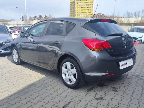 Opel Astra 1.4i/74kW Enjoy - foto 7