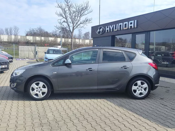 Opel Astra 1.4i/74kW Enjoy - foto 8