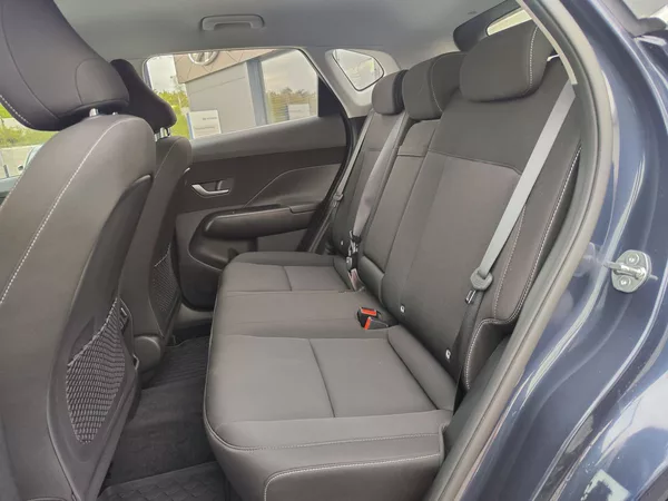 Hyundai Kona 1.6 T-GDI/145kW Smart - foto 12