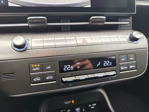 Hyundai Kona 1.6 T-GDI/145kW Smart - foto 21