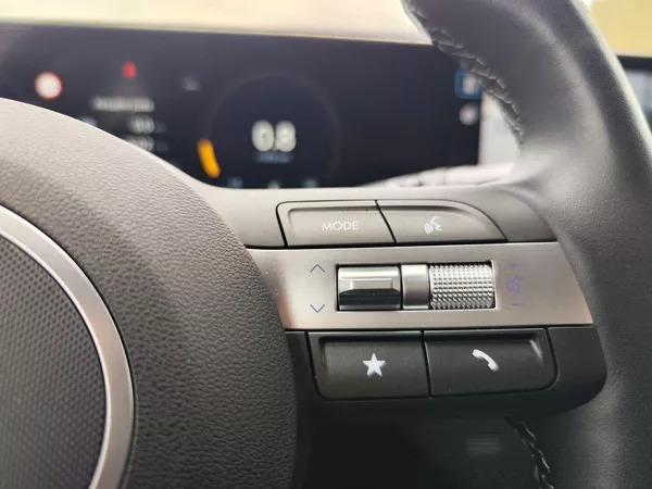 Hyundai Kona 1.6 T-GDI/145kW Smart - foto 27
