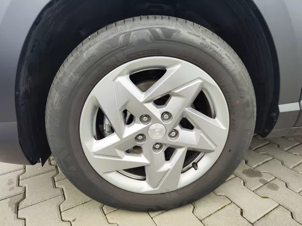 Hyundai Kona 1.6 T-GDI/145kW Smart - foto 32