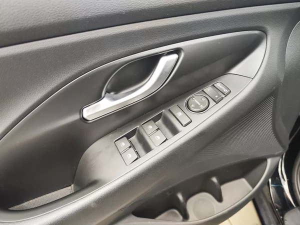 Hyundai i30 1.5 T-GDi/117kW Smart MHEV - foto 28