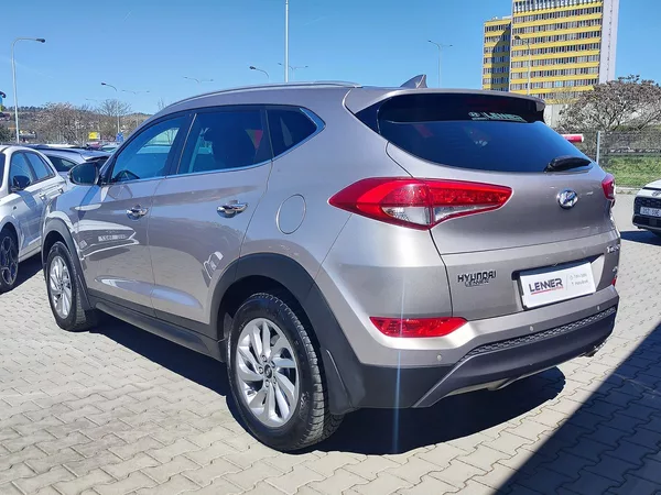 Hyundai Tucson 2.0 CRDi/100kW Style 4x4 - foto 7